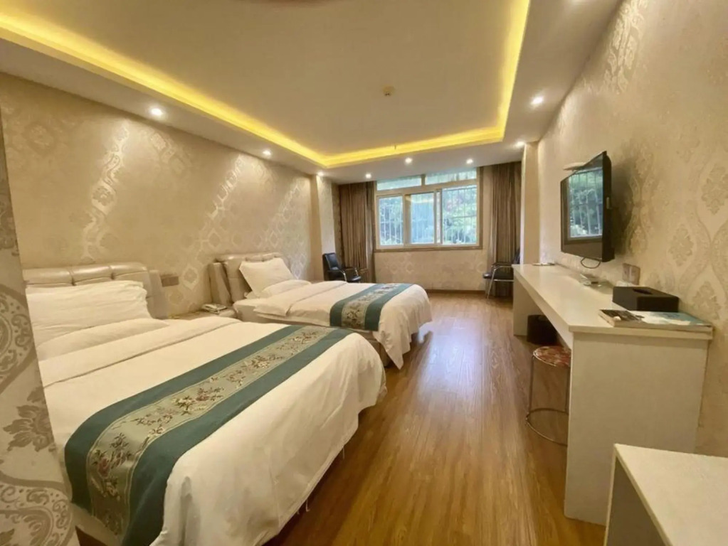 Chaohui Theme Hotel