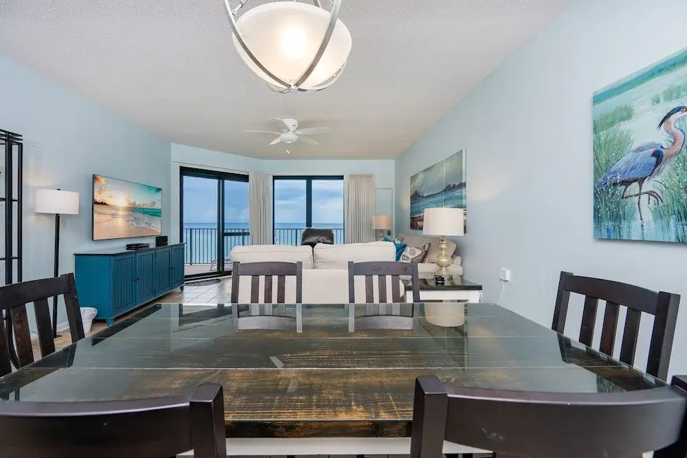 Phoenix Vi 61405 3 Bedroom Condo