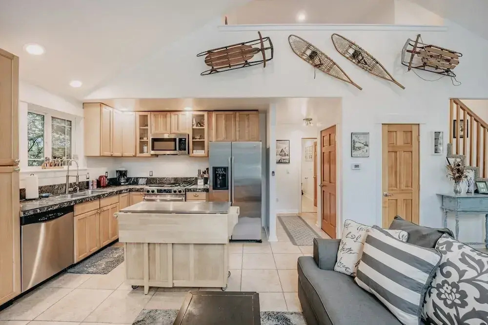 01sl - Hot Tub - Pet Friendly - Bbq - Sleeps 8 3 Bedroom Home by RedAwning