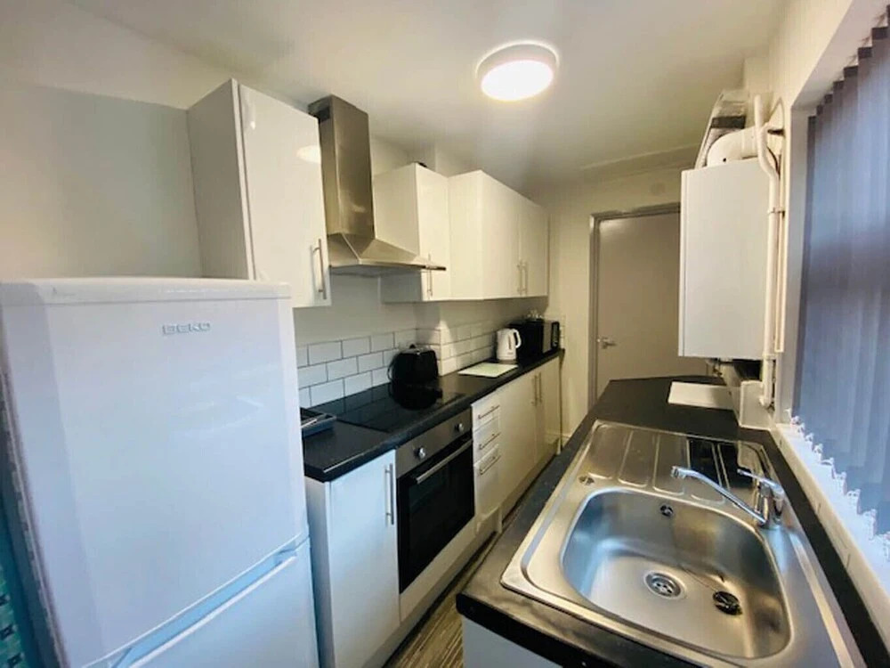 Townhouse @ 110 Etruria Vale Road Stoke