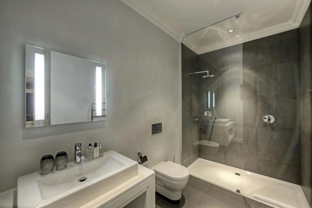Three Boutique Hotel