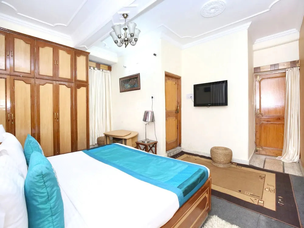 OYO 10858 Home Valley View 2BHK Shimla Bypass