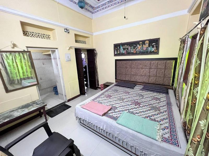 Nukkad Guest House Near Lake Pichola