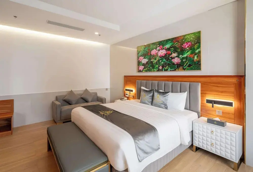 Le Saigon Grand Hotel