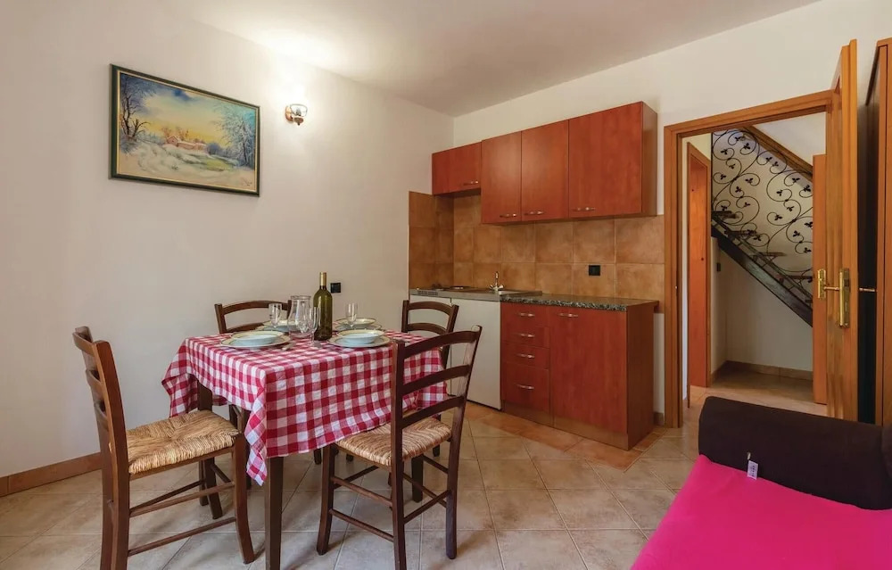 Stunning Home in Preko With 3 Bedrooms and Wifi