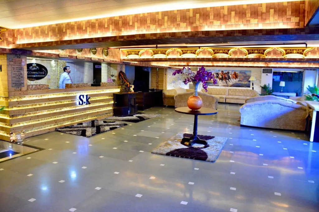 SK Crown Park Naraina