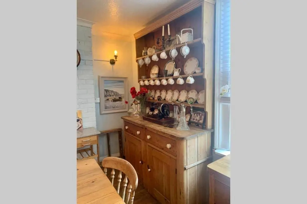 Stunning 18th Century 5 Bed House Old-Town Hastings