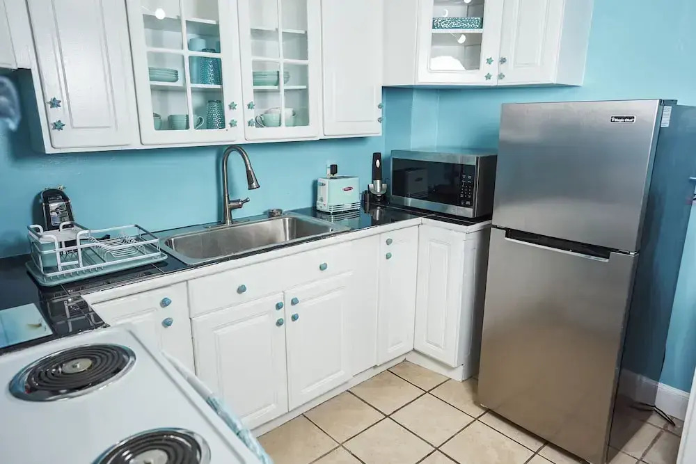 Beach Inspired Retreat In The Heart Of Nashville! 1 Bedroom Home by RedAwning