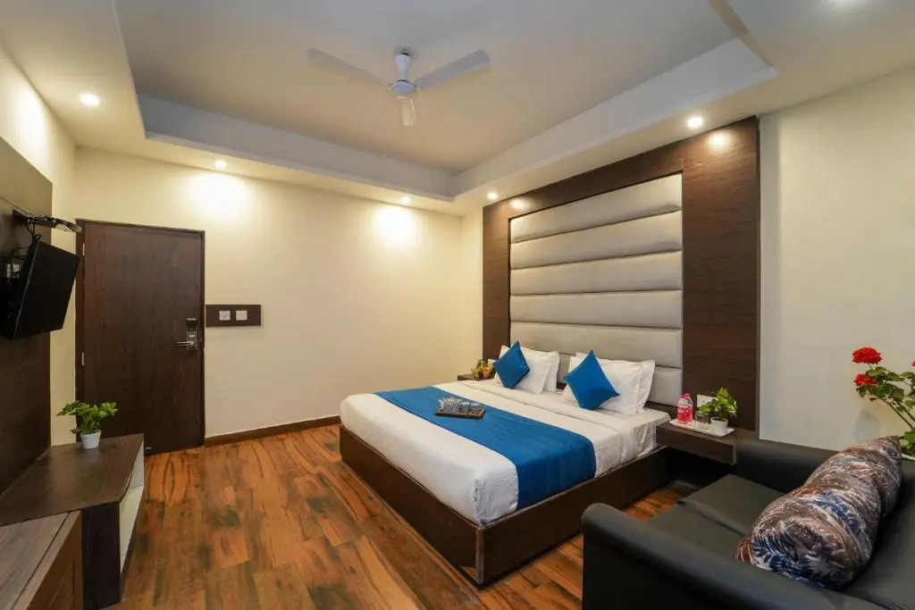 Hotel Glenroy By DLS Hotels