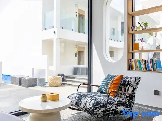 Dali Creek Shore Qianqi Seaview Inn (Shuanglang Erhai Store)