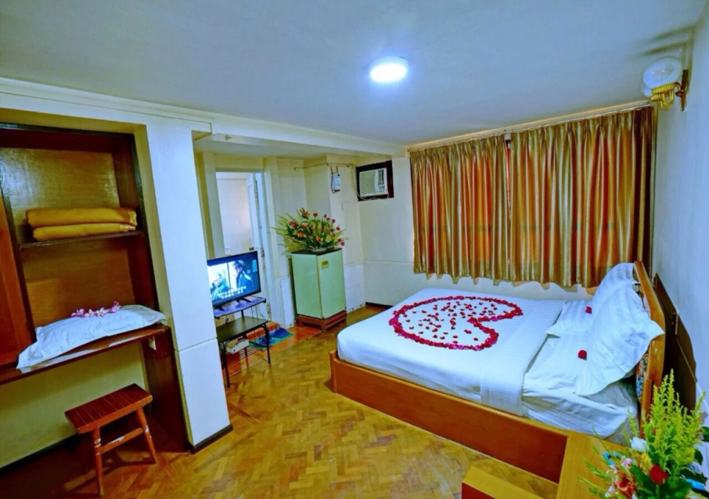 Taim Phyu Hotel