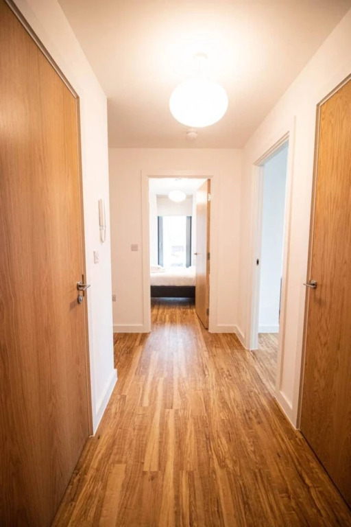 Large And Modern 2 Bedroom Flat With City Views