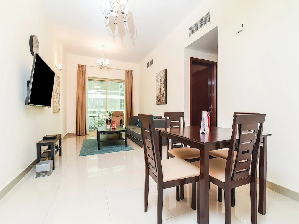 OYO 243 Home Marina Suites 1BR