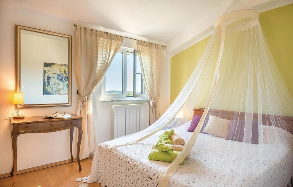 Stunning Apartment in Pula With 3 Bedrooms, Wifi and Outdoor Swimming Pool