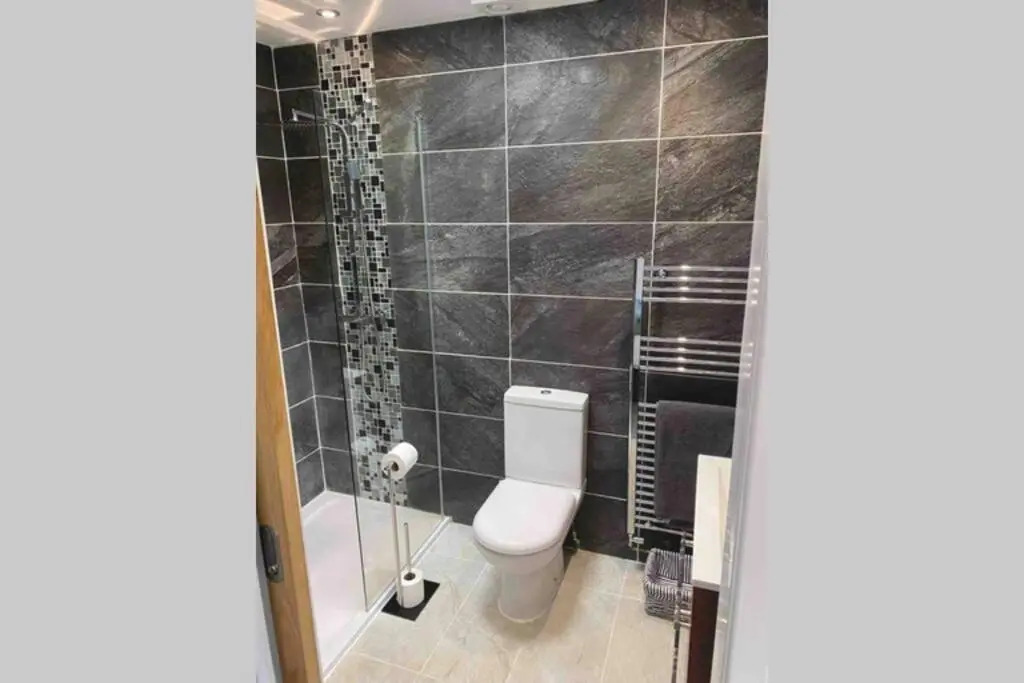 Secret Gem Luxury Hot Tub 1 Bed Garden Flat