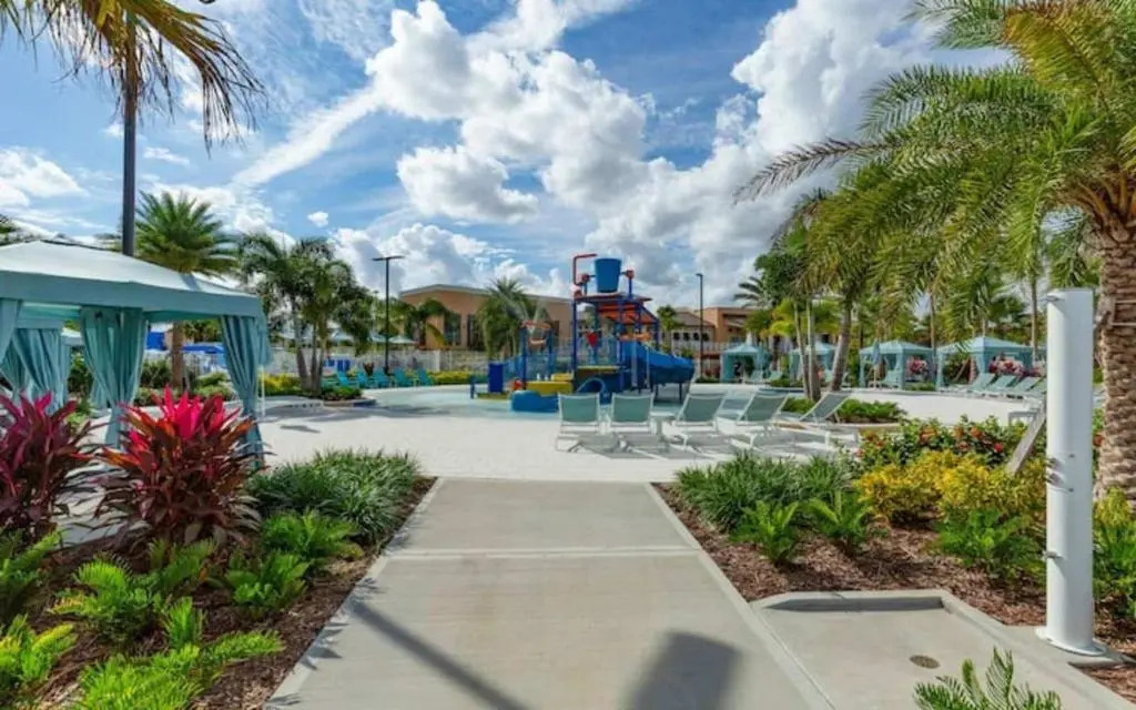 The Most Beautiful Vacation Homes 7 Miles to Disney