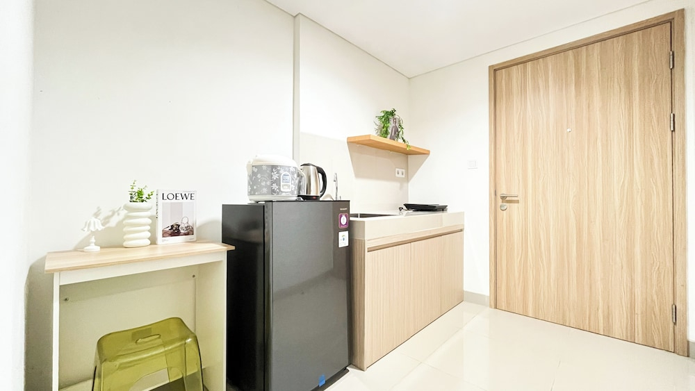 Comfy And Tidy 1Br (No Living Room) At Apartment Bintaro Embarcadero