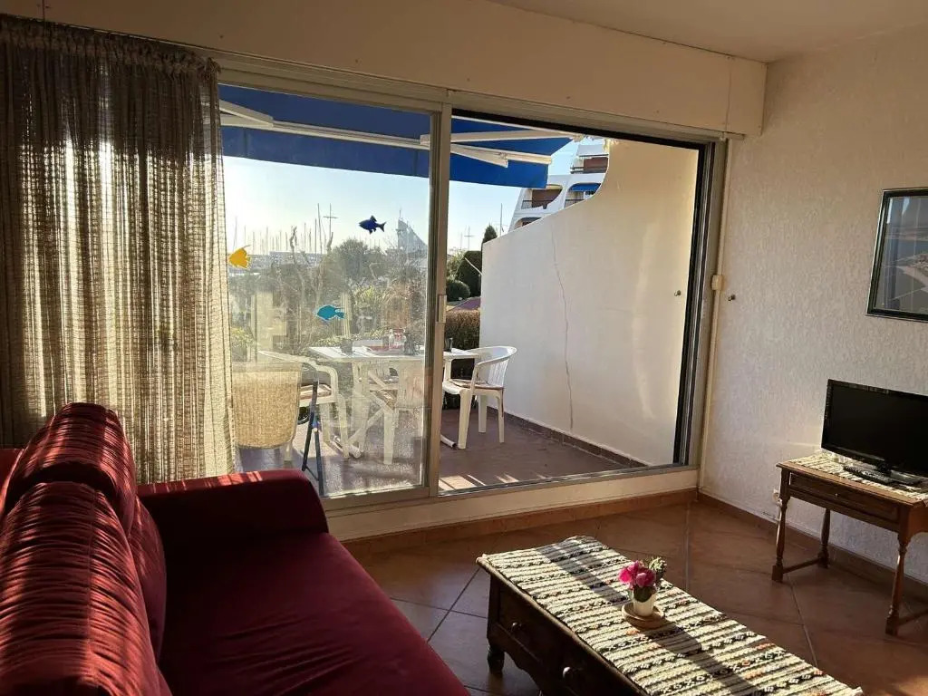 Appartement Port Camargue, 1 Pièce, 4 Personnes - Fr-1-250-41