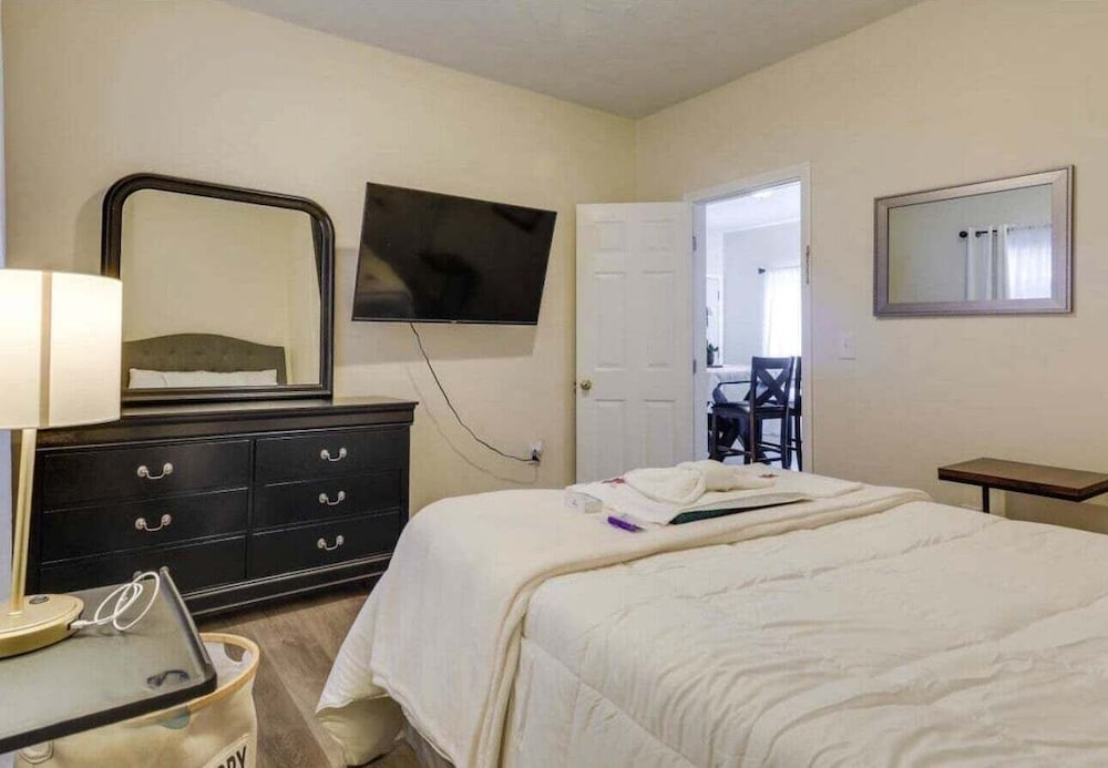 Cozy Adventure Filled Escape Free Parking 2 Bedroom Apts