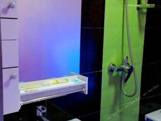 Huayin Lotto Hostel