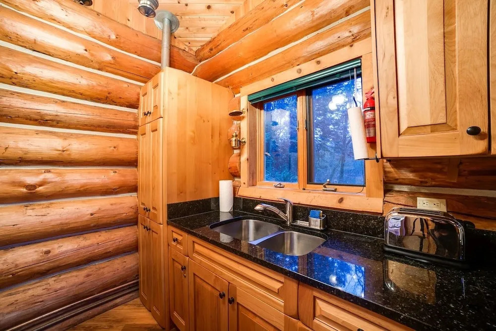 97mf - Lakeside - Dock - Bbq - Pets Ok - Sleeps 6 3 Bedroom Home by RedAwning