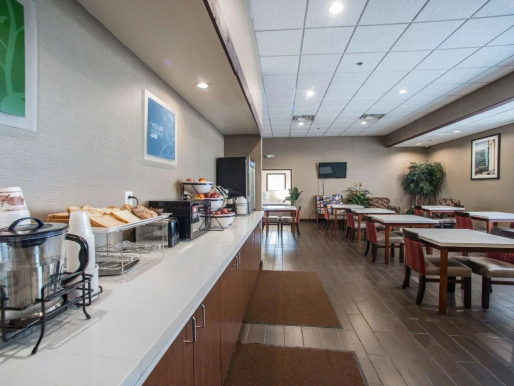 Comfort Inn & Suites Hazelwood - St Louis