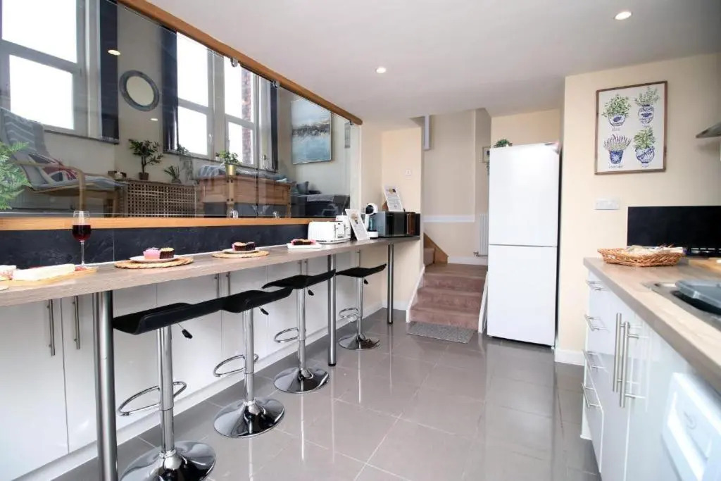Cliftonmeade by Mia Living 2 bedroom apartment with free parking