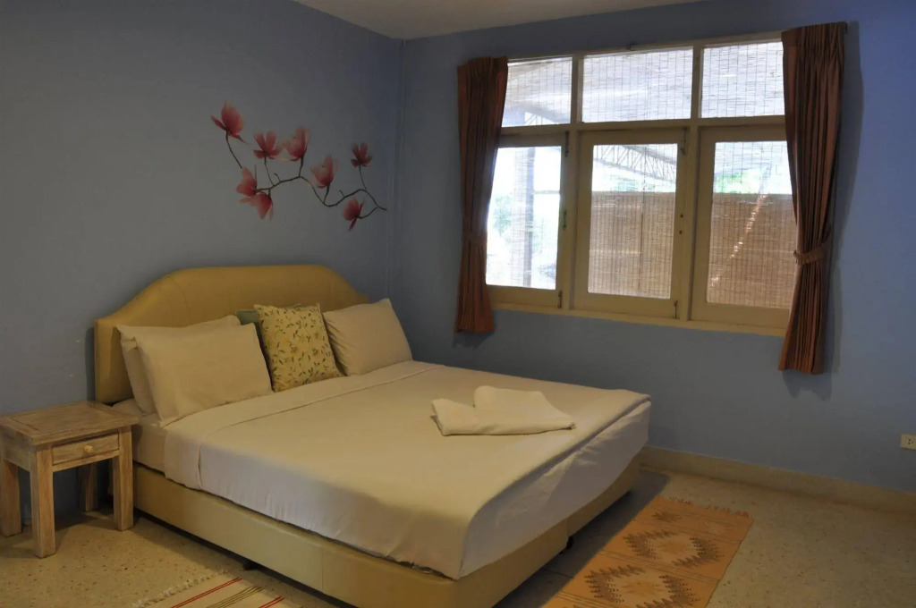 Baan Rajdamnern Huahin