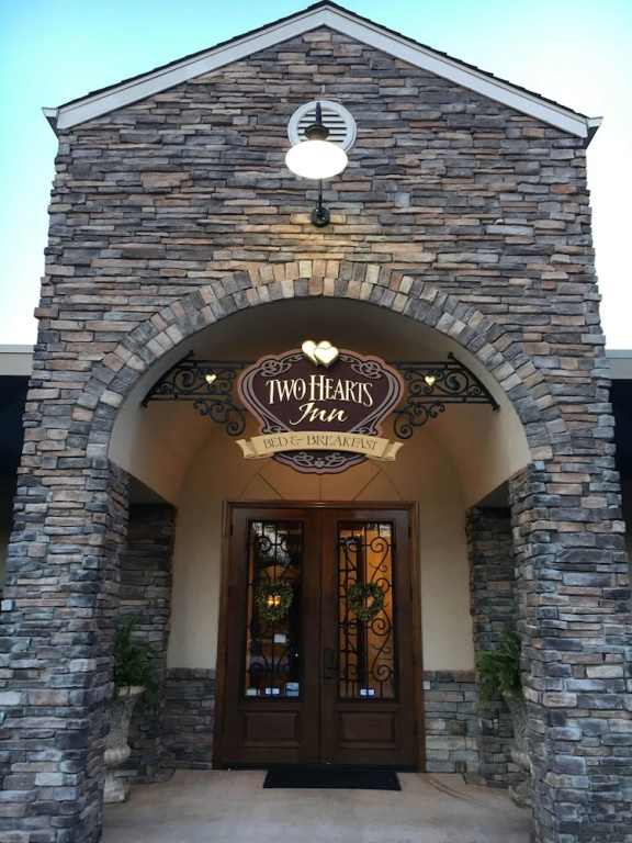 Two Hearts Inn