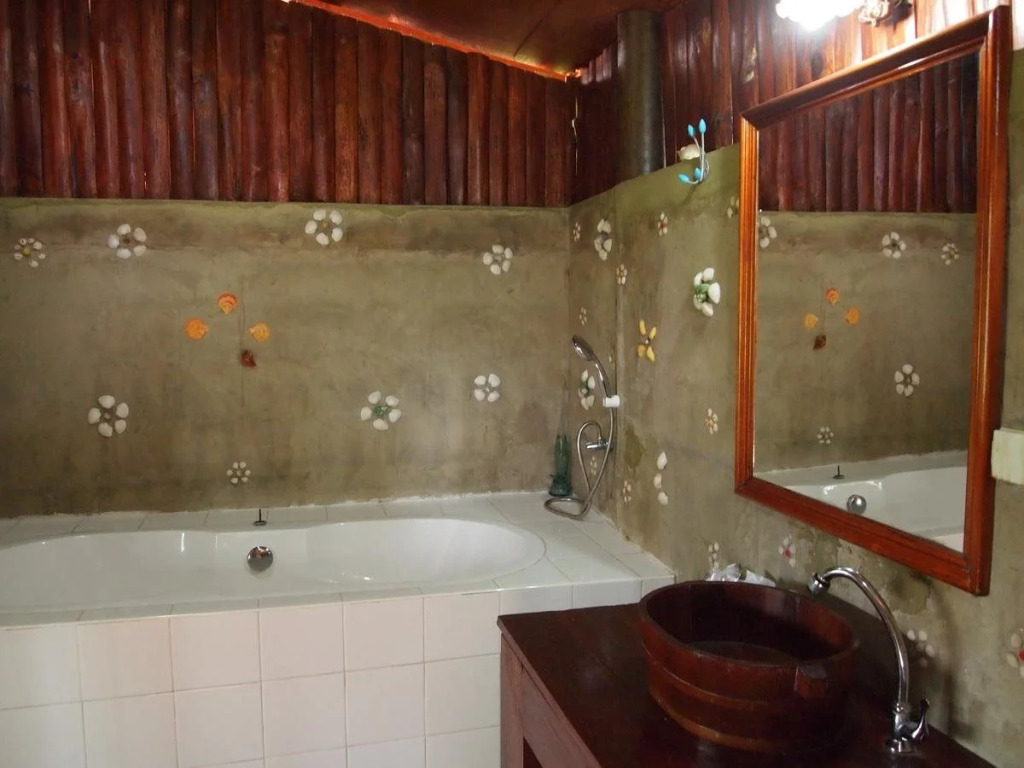 Lipa Bay Resort