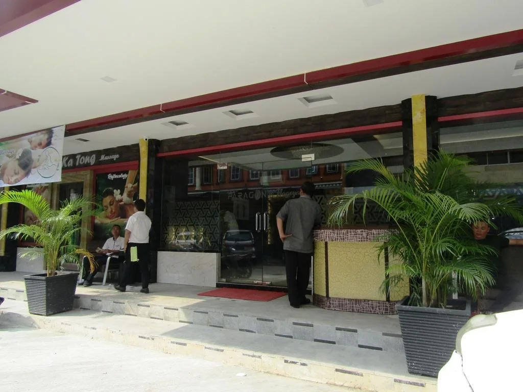 RedDoorz Plus at Paragon Nagoya Hotel Batam