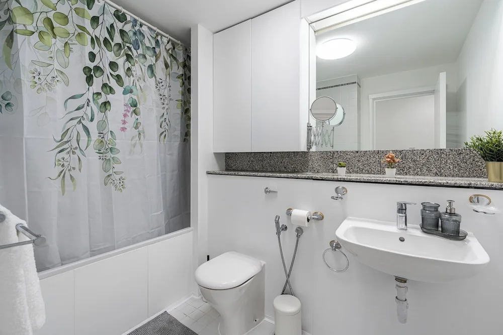 Duplex 2BR 2BA Flat Near Gloucester Rd Station