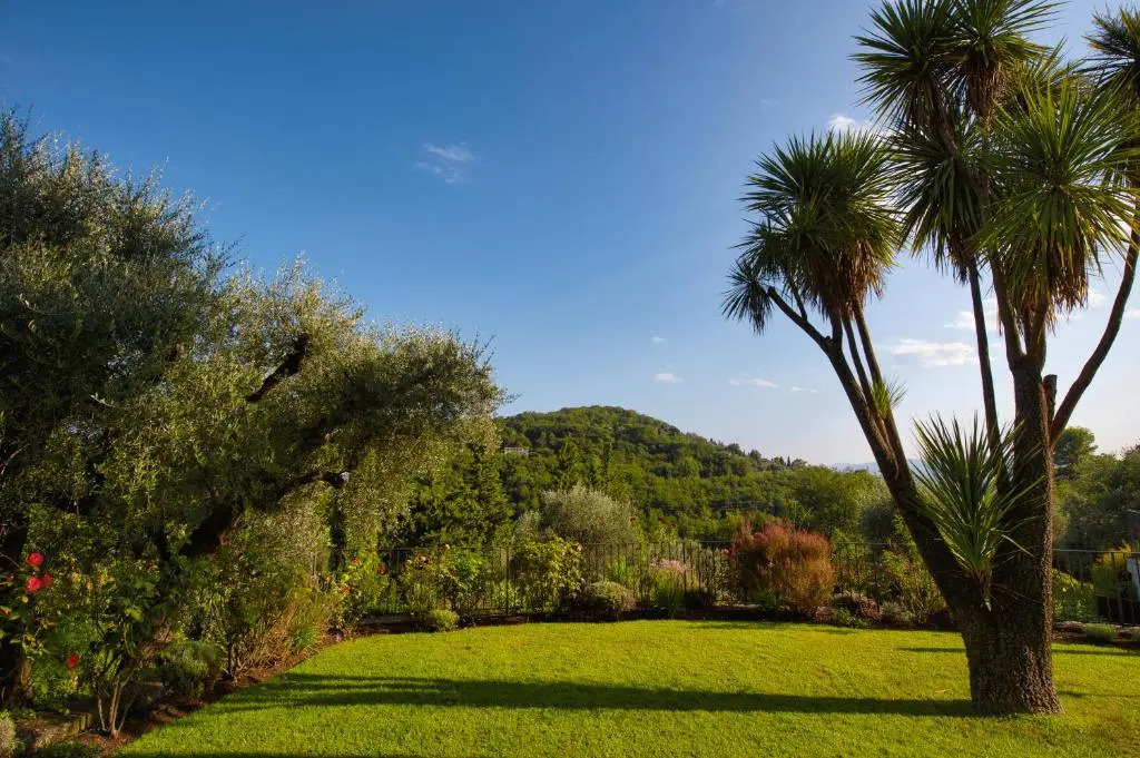 Mas Du Roc Bed & Breakfast
