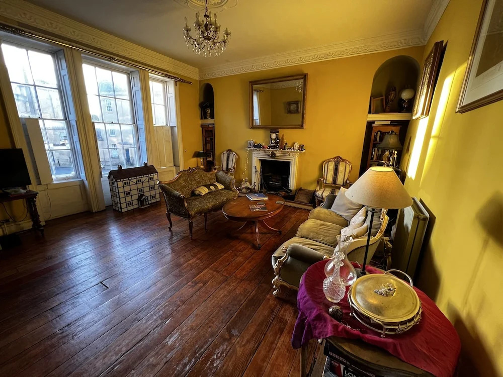 Central Bath, 18th Century Georgian Rooms