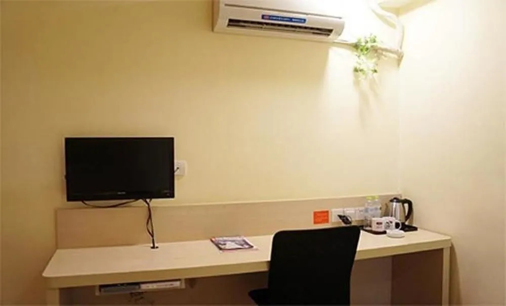Hanting Express Zhenjiang Dashikou Store