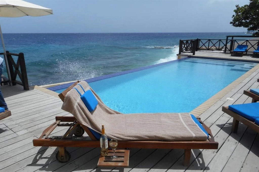Scuba Lodge City Beach