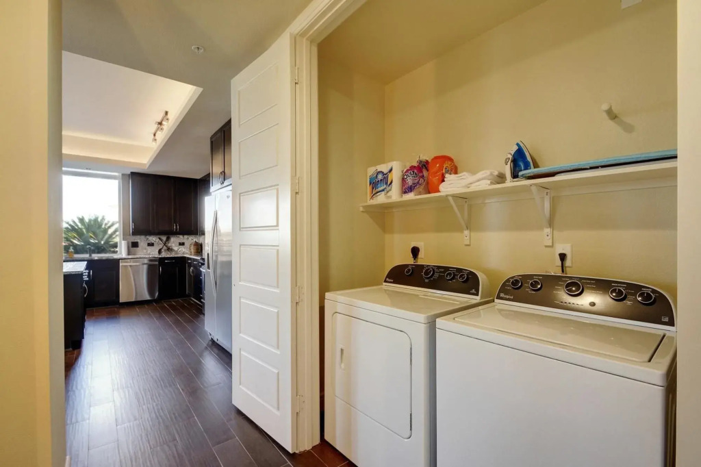 214 Barton 1Br 2Br