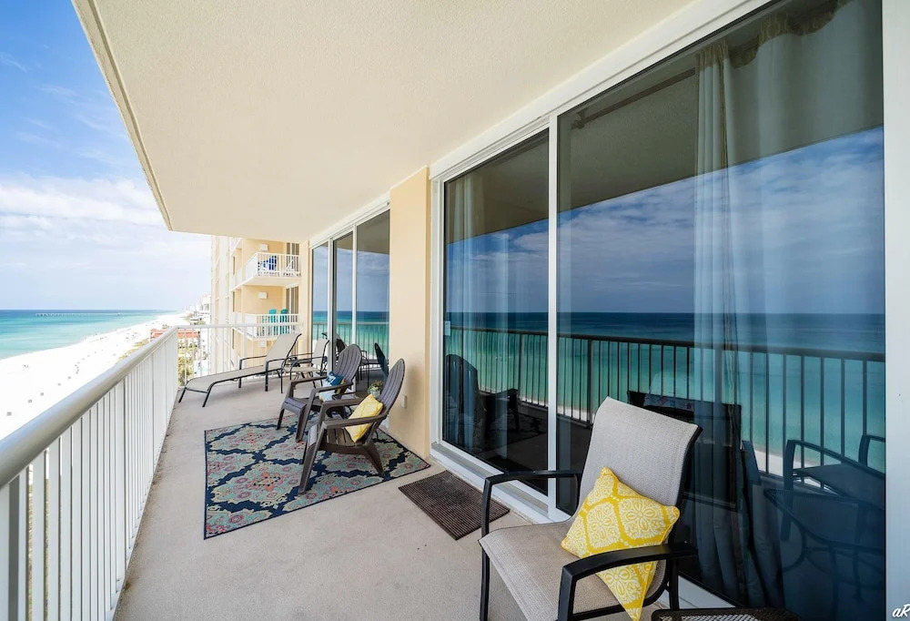 Majestic Beach Towers 2-901