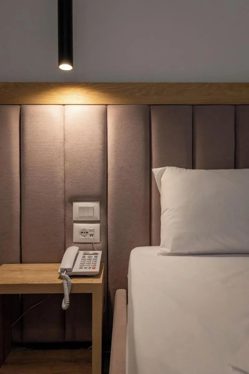 Hotel Monel