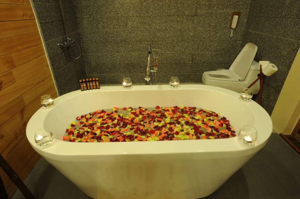 Aroma Beach Resort and Spa