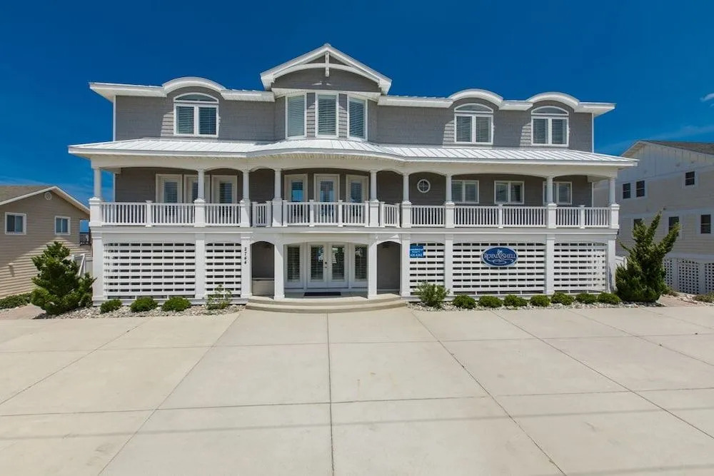 Royal Shell (formerly Lynnhaven Resort) - 10 Br Home