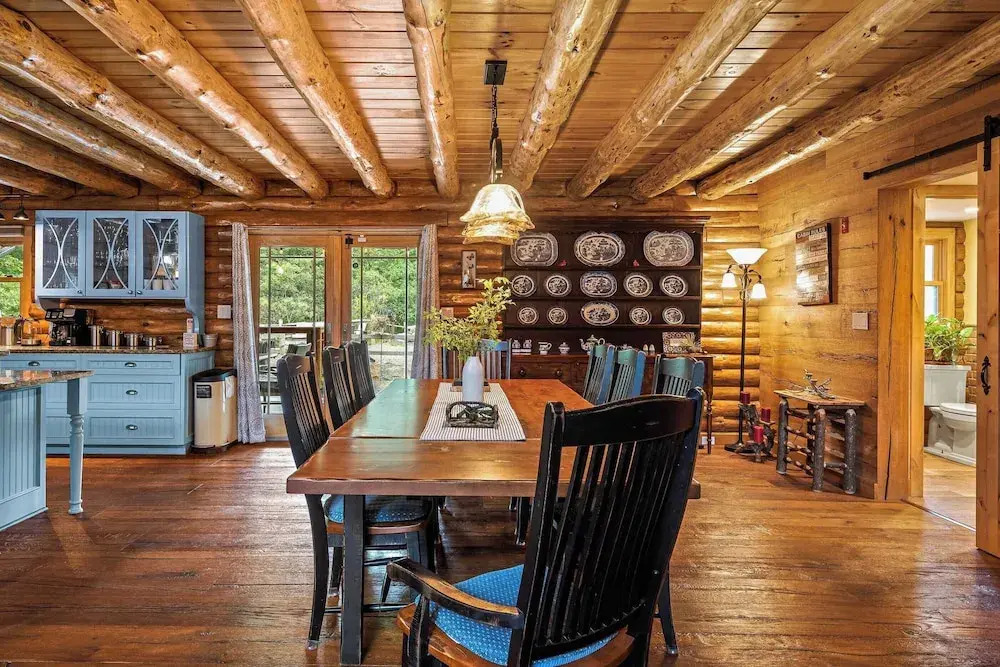 Bigwood Cabin Near Camelback Skiing, Hot Tub, Game Room, Firepit & Yard