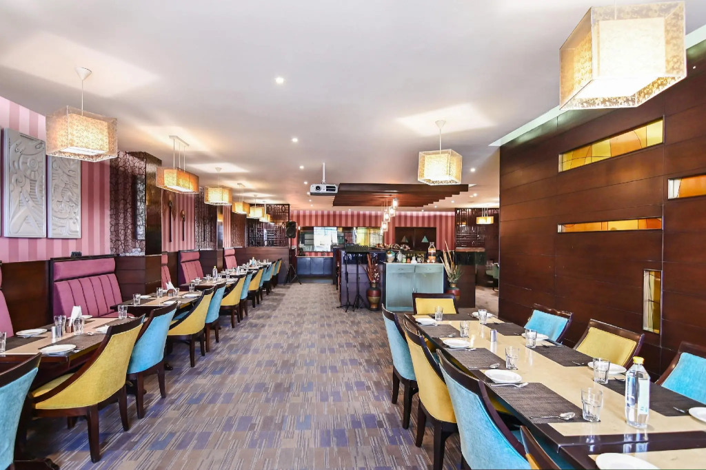 Townhouse OAK Hotel Edesia