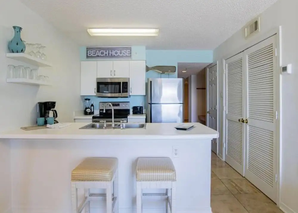Royal Palms 604