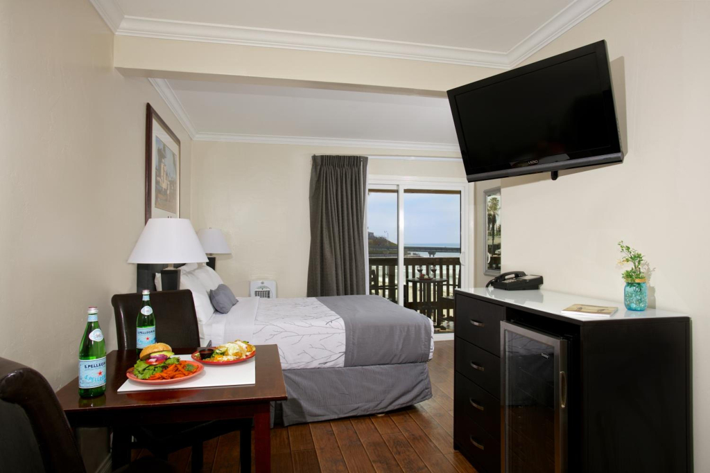 Ocean Beach Hotel