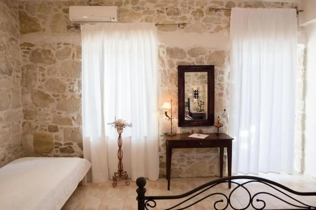 Traditional House 1 with Pool