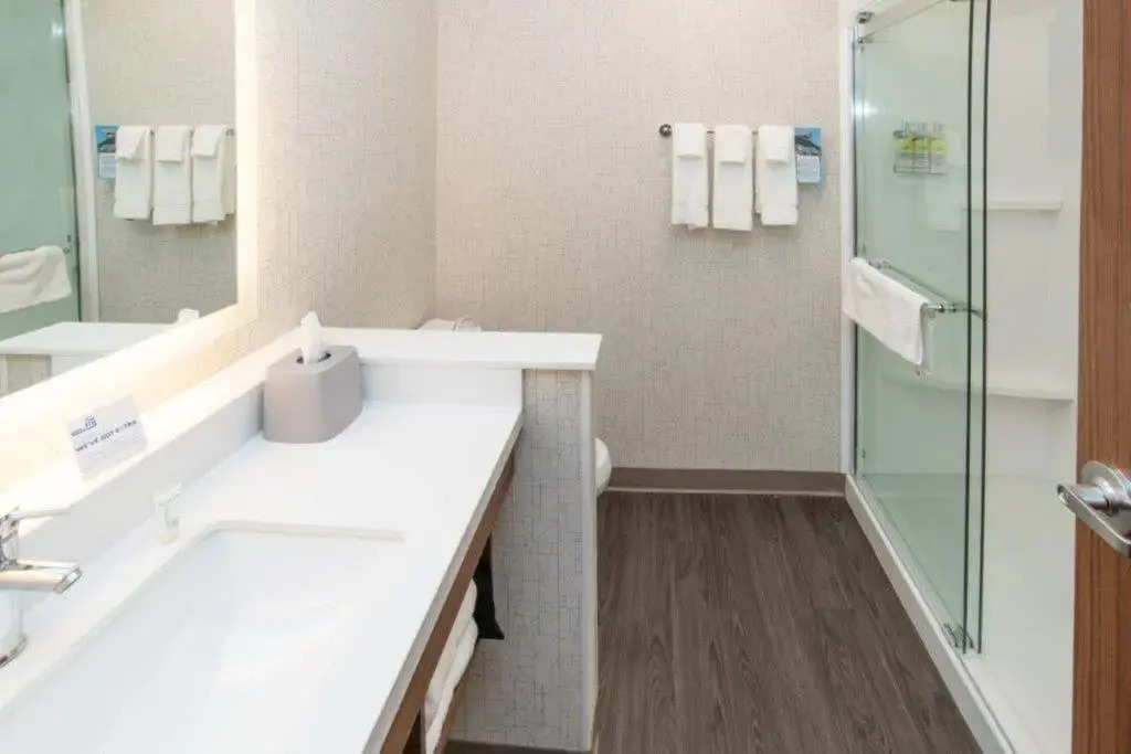 Holiday Inn Express & Suites - North Battleford by IHG