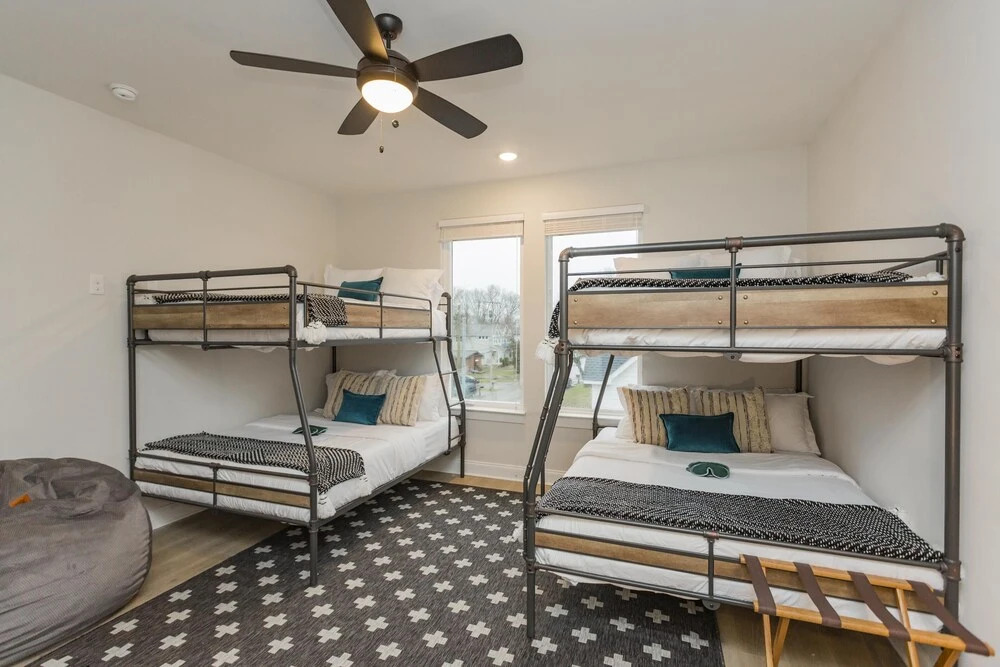 Bachelor/ette Buy 3 Nights get 4th Free Near Downtown Prn1