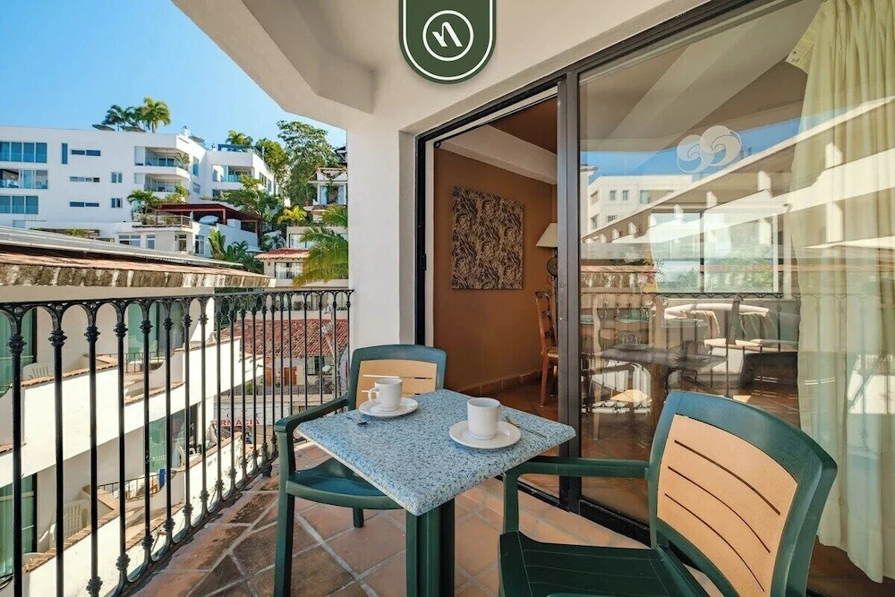 One Beach Street 307 B· Amazing 2 BR Condo