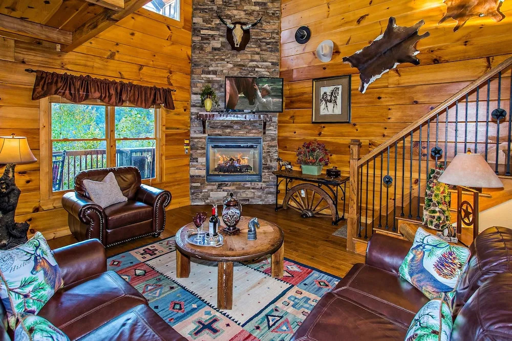 Majestic Forest - 3 Br cabin by RedAwning